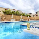 Nyaraló Isola Blu, Jacuzzi & Pool By Domusaway *