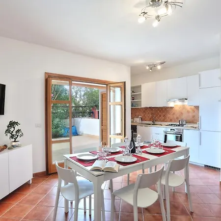 別荘 Isola Blu, Jacuzzi & Pool By Domusaway