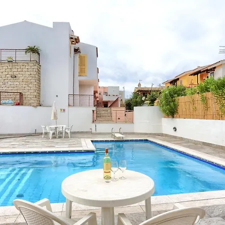 Дом отдыха Isola Blu, Jacuzzi & Pool By Domusaway *