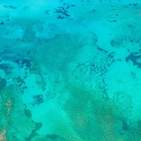 Isola Blu, Jacuzzi & Pool By Domusaway 度假居