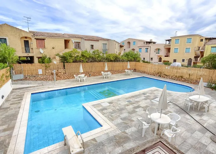 Isola Blu, Jacuzzi & Pool By Domusaway 度假居