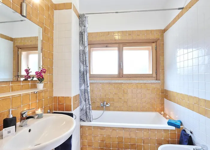 Isola Blu, Jacuzzi & Pool By Domusaway 度假居 *