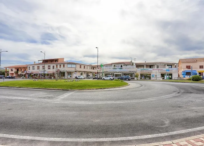 Isola Blu, Jacuzzi & Pool By Domusaway 度假居