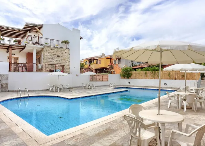 Isola Blu, Jacuzzi & Pool By Domusaway 度假居 *