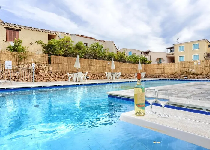 Vakantiehuis Isola Blu, Jacuzzi & Pool By Domusaway *