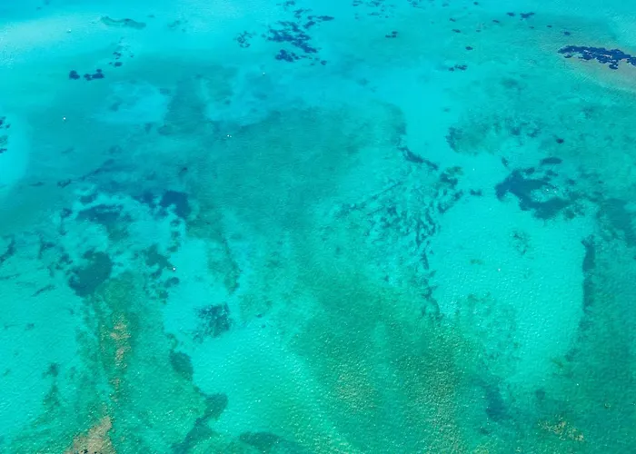 Isola Blu, Jacuzzi & Pool By Domusaway 度假居